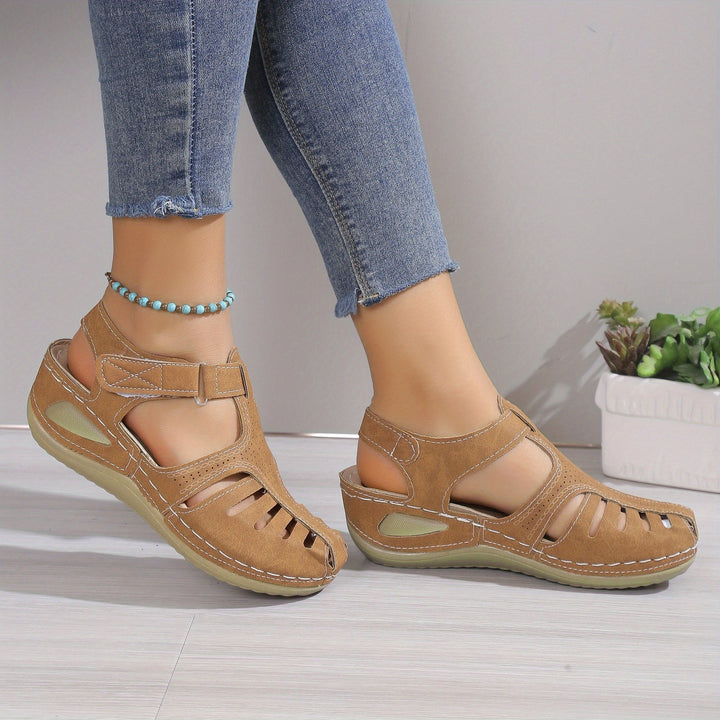 Leni – Cozy Sandals with Subtle Lift