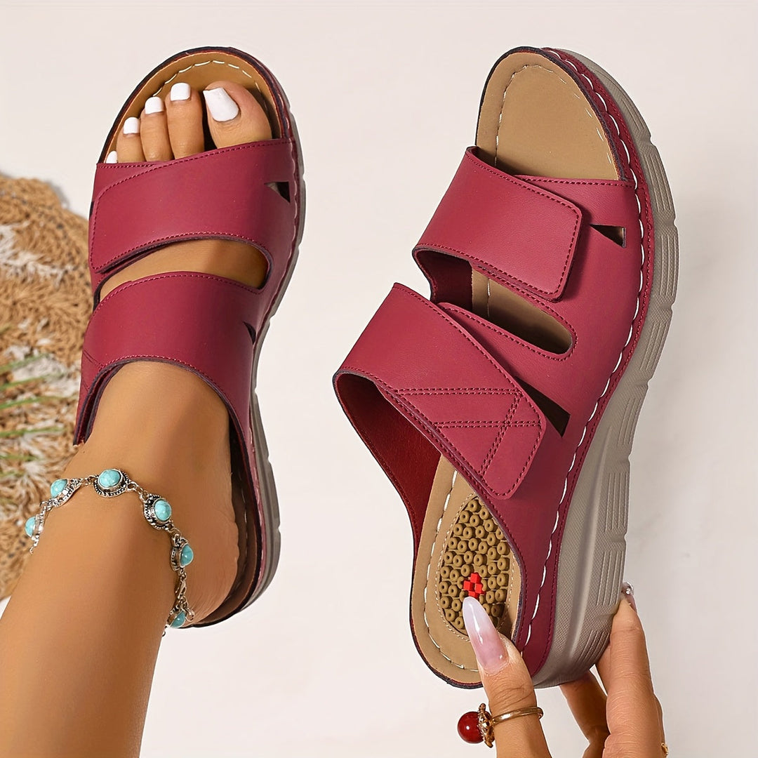 Dalia - Relaxing Sandal with Massage Footbed