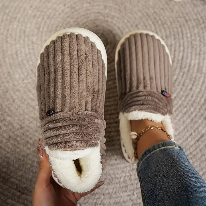 LYSSA™ - Chaussons Douillets