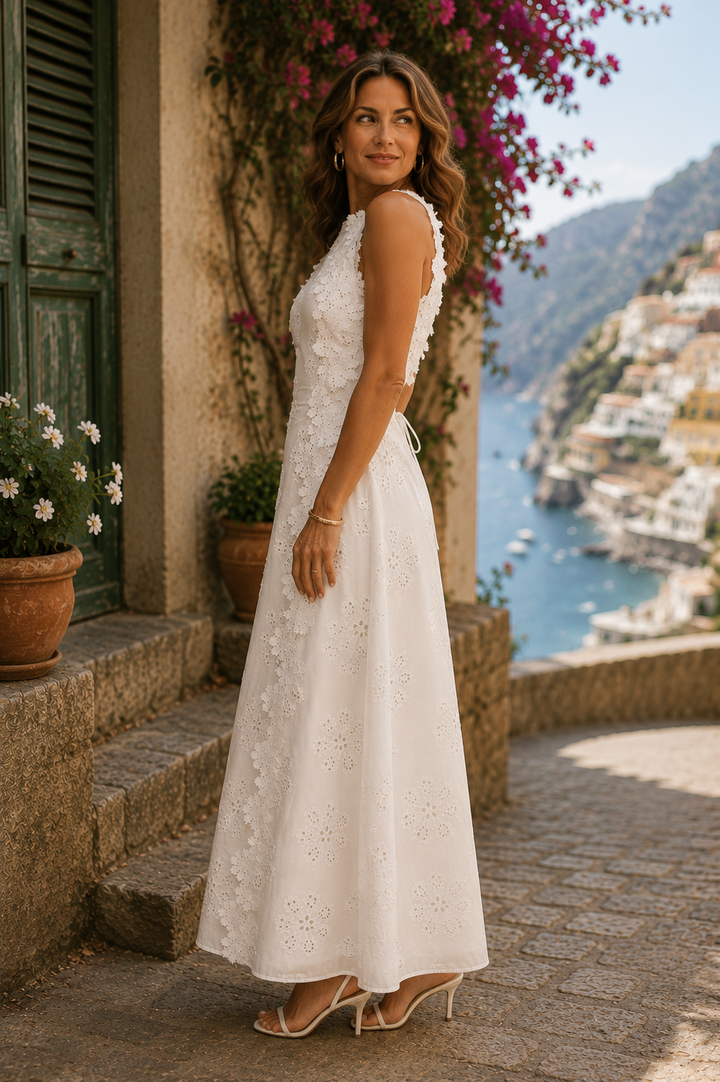 Della | Chic Embroidered Maxi Gown