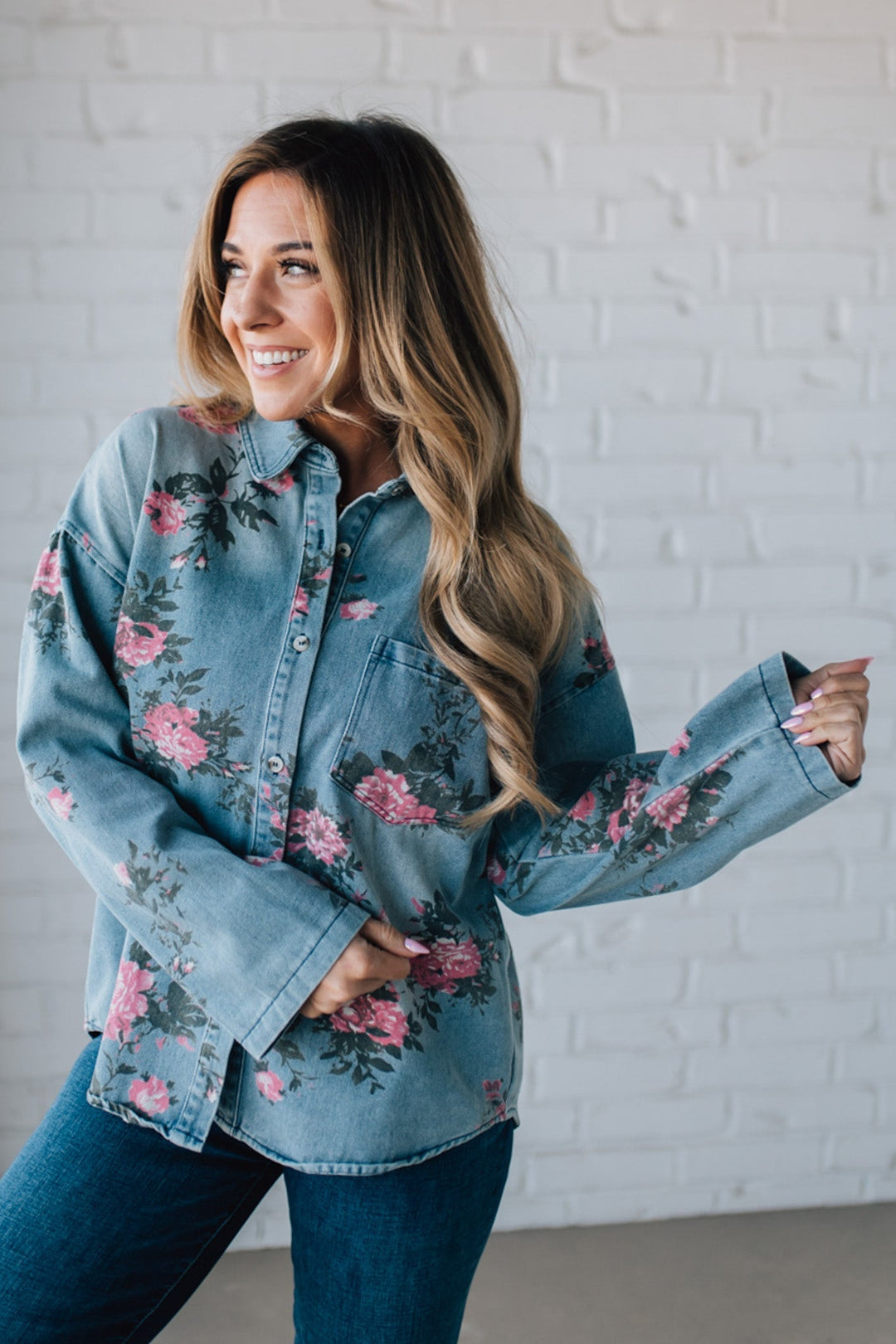 Romarin | Blouse en jean à motif floral