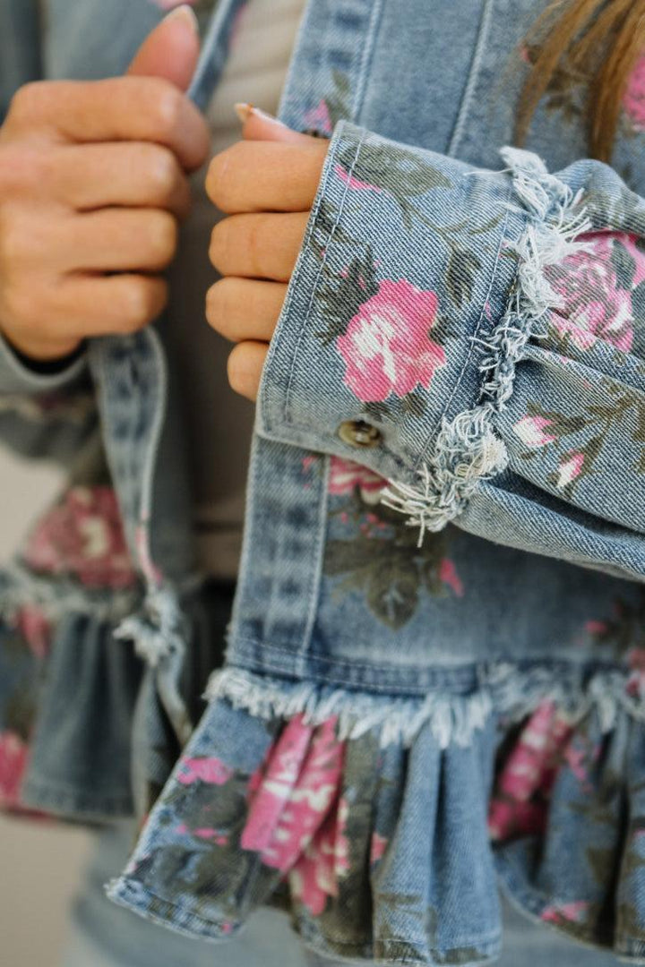 Hazel | Veste en jean à volants et motifs floraux
