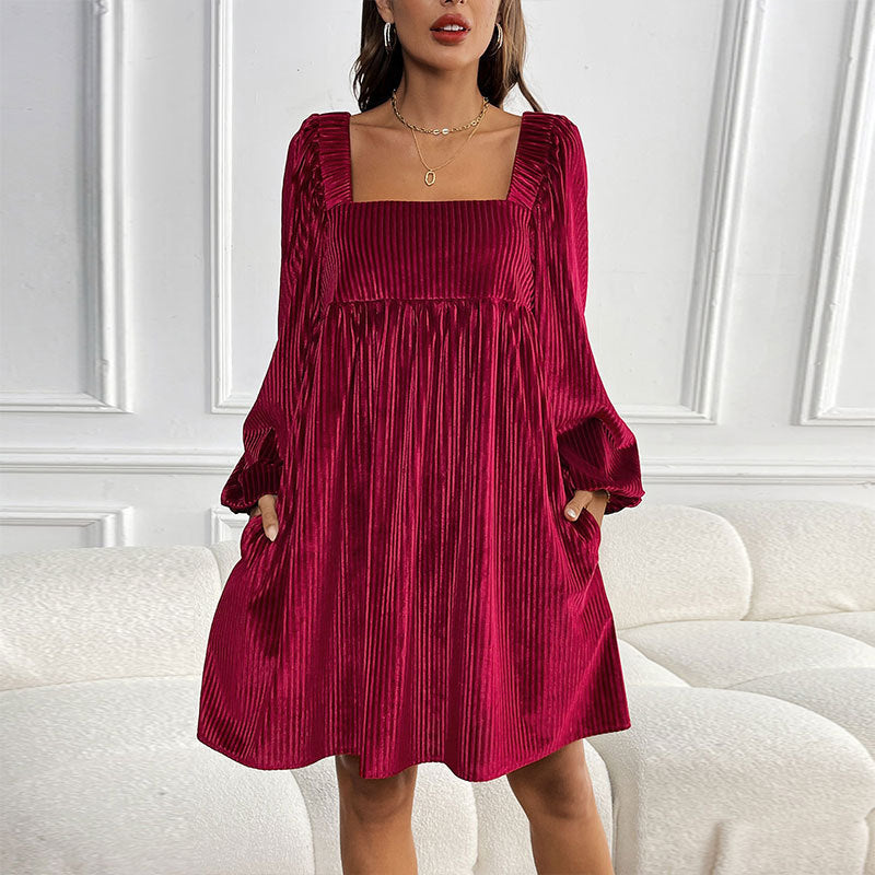 KEYZI™ - Robe courte confortable unie à manches évêque et encolure carrée