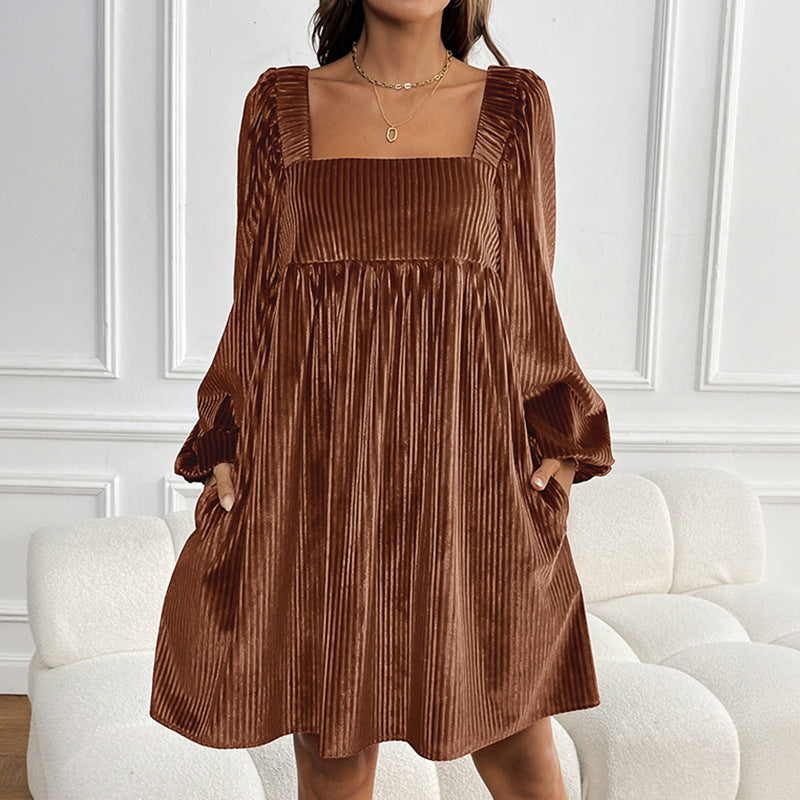 KEYZI™ - Robe courte confortable unie à manches évêque et encolure carrée