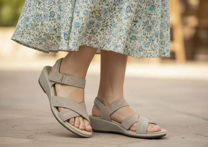Holly – Cozy Sophistication in Gentle Taupe