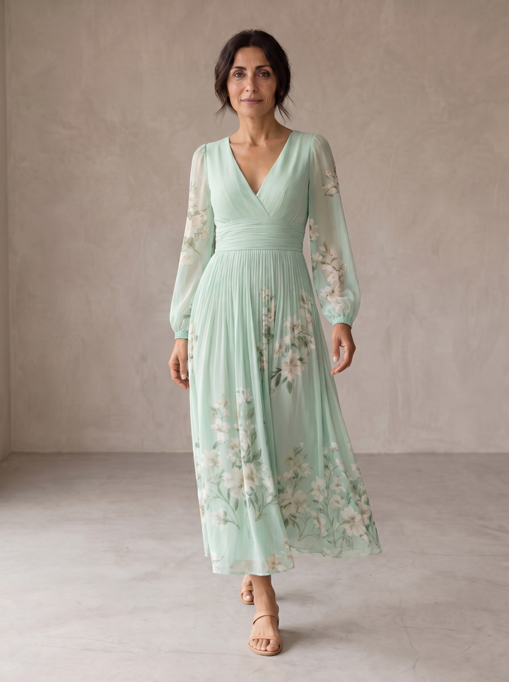 Cisella | Light Green Floral Midi Dress" can be rewritten as "Cisella | Midi Dress in Light Green with Floral Print.