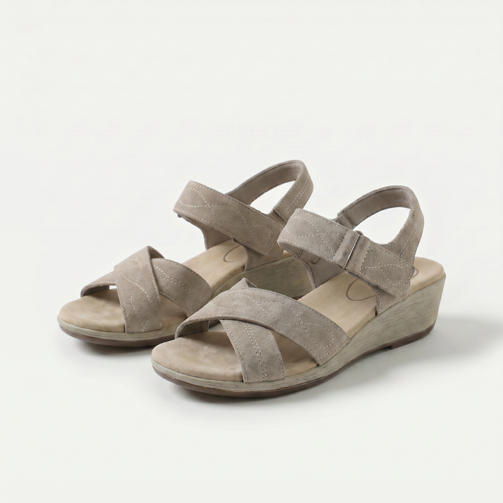 Holly – Cozy Sophistication in Gentle Taupe